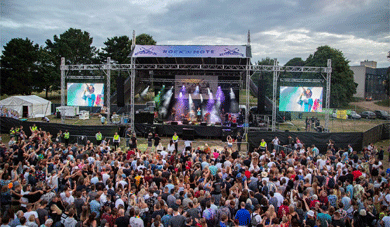 Crowds at Rock the Mote