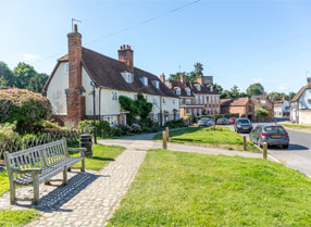 Yalding Heading towards one of the Medieval Bridges